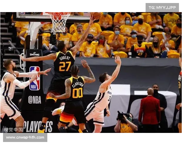 爵士队强硬防守致莫兰特遭血帽，全场表现获高度评价